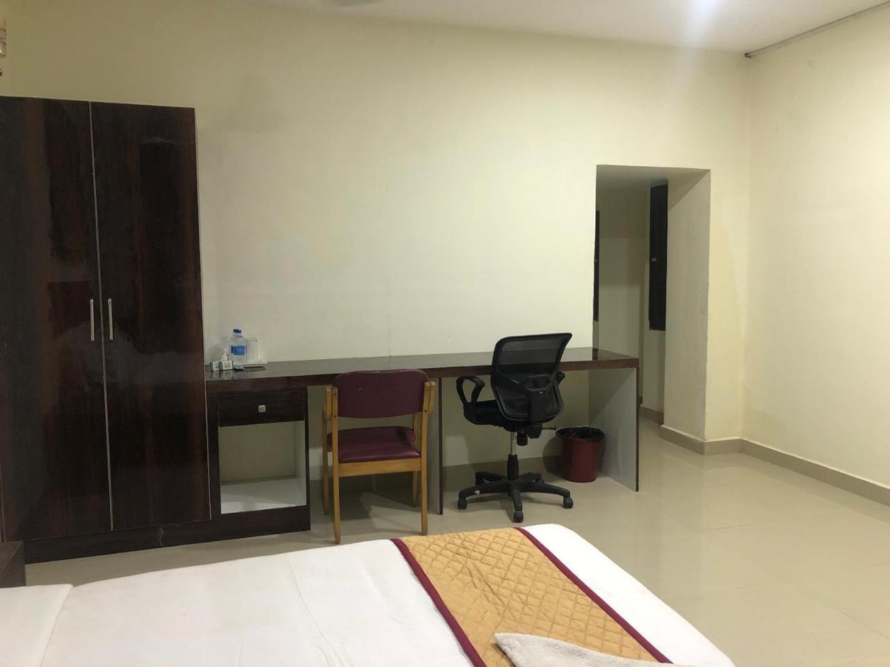Sai Lakshmi Pavanam Madras Buitenkant foto